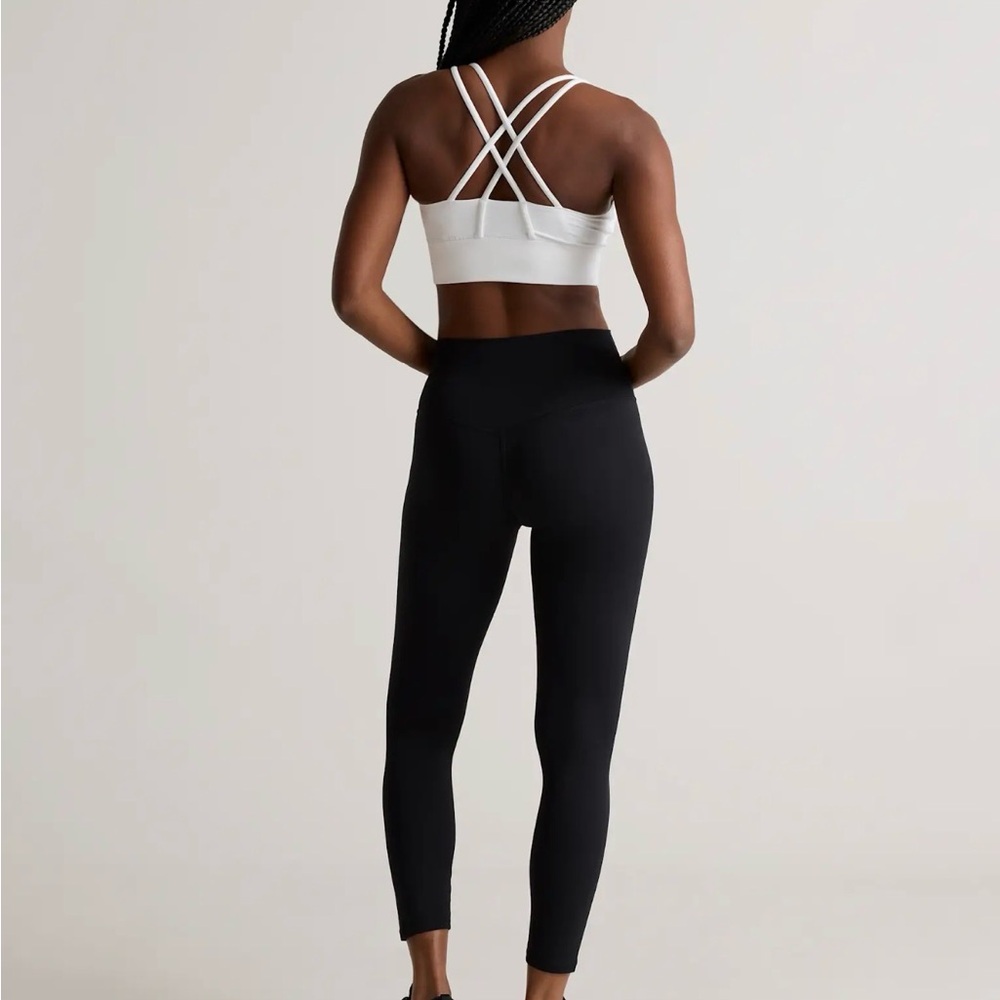Quince Power Up Long Line Strappy Sports Bra in White Size X-Small - Picture 2 of 5